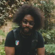 Dengarkan VagueEightySix, tonton video musik, baca bio, lihat tanggal tur & lainnya!