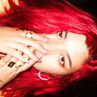 Hör dir undefined an, schau dir Musikvideos an, lies die Biografie, finde Tourdaten und mehr!