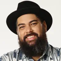 收听 undefined、观看音乐视频、阅读小传、查看巡演日期等 ！