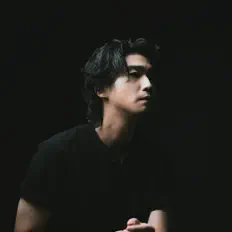 Ouve Huang Chen, vê vídeos de música, lê a biografia, vê as datas da digressão e muito mais!