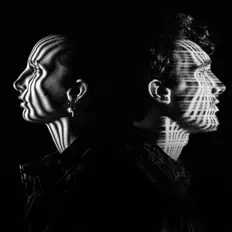 ÆSOFL을(를) 듣고, 뮤직 비디오를 보고, 약력을 읽고, 투어 일정 등을 확인하세요!