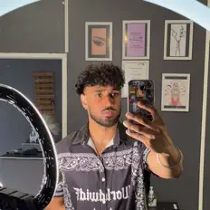 收听 SABR、观看音乐视频、阅读小传、查看巡演日期等 ！