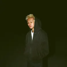 Ouça JET, assista a videoclipes, leia a biografia, veja as datas das turnês e mais!