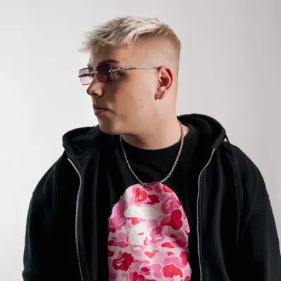 Listen to Mikael Wertez, watch music videos, read bio, see tour dates & more!