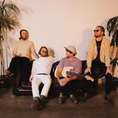 Ouve Hot Minute, vê vídeos de música, lê a biografia, vê as datas da digressão e muito mais!