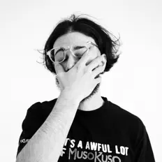 demna सुनें, म्यूज़िक वीडियो देखें, बायो पढ़ें, दौरे की तारीखें और बहुत कुछ देखें!