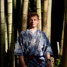 Luister naar Kayorama, bekijk muziekvideo's, lees de bio, bekijk de tourdata, en meer!