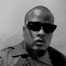 收听 DoItSmitty、观看音乐视频、阅读小传、查看巡演日期等 ！