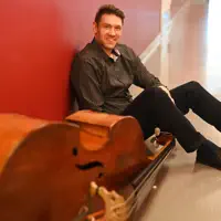 Hör dir undefined an, schau dir Musikvideos an, lies die Biografie, finde Tourdaten und mehr!