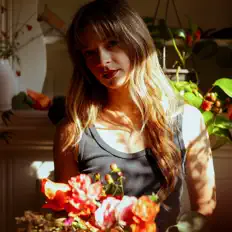 Listen to Sarah Renee, watch music videos, read bio, see tour dates & more!