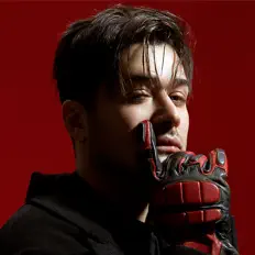 Poslechněte si interpreta Otti Rouge, sledujte hudební videa, přečtěte si životopis, podívejte se na data turné a další informace.