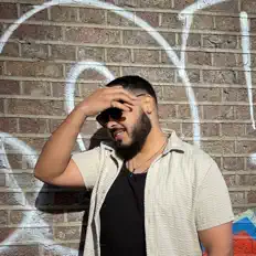 Ouça M.K.R, assista a videoclipes, leia a biografia, veja as datas das turnês e mais!