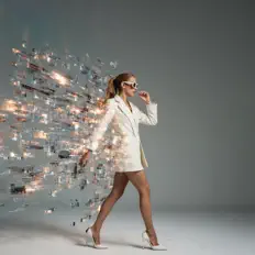 Emma Loren सुनें, म्यूज़िक वीडियो देखें, बायो पढ़ें, दौरे की तारीखें और बहुत कुछ देखें!