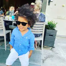 收听 Frank Mbaakanyi Snr、观看音乐视频、阅读小传、查看巡演日期等 ！