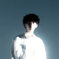 Ascolta undefined, guarda video musicali, leggi la biografia, vedi le date del tour & altro!