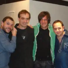 Dengarkan Mind Noise, tonton video musik, baca bio, lihat tanggal tur & lainnya!