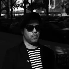 Le Montro dinle, müzik videolarını izle, biyografisini oku, tur tarihlerini ve daha fazlasını gör!