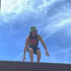 收听 Baby & The Beige、观看音乐视频、阅读小传、查看巡演日期等 ！