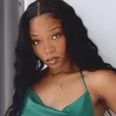 Listen to Chel'le Marie, watch music videos, read bio, see tour dates & more!