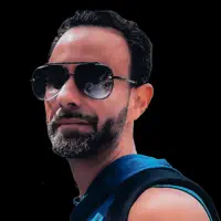 Ascolta undefined, guarda video musicali, leggi la biografia, vedi le date del tour & altro!