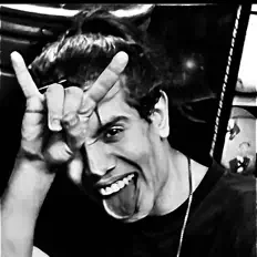 Escucha a ボディアンジェックス, mira videos musicales, lee su biografía, consulta las fechas de las gira y más.