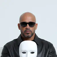 收听 undefined、观看音乐视频、阅读小传、查看巡演日期等 ！