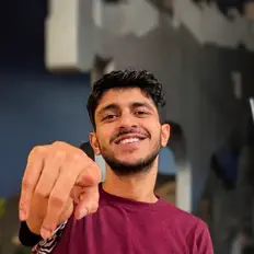 Ascolta Kayze, guarda video musicali, leggi la biografia, vedi le date del tour & altro!