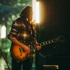Dengarkan Adam Sweet, tonton video musik, baca bio, lihat tanggal tur & lainnya!