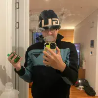 Escucha a undefined, mira vídeos musicales, lee la biografía, consulta fechas de giras y mucho más.