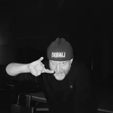 Logan Lynnを聴いたり、ミュージックビデオを鑑賞したり、経歴やツアー日程などを確認したりしましょう！