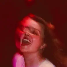 Katie Crone: песни, клипы, биография, даты выступлений и многое другое.