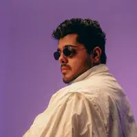 Ακούστε περιεχόμενο από undefined, παρακολουθήστε μουσικά βίντεο, διαβάστε το βιογραφικό, δείτε ημερομηνίες περιοδείας, και πολλά ακόμη!