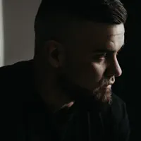 Escucha a undefined, mira videos musicales, lee su biografía, consulta las fechas de las gira y más.