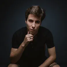 收听 Marcelo Cantarinhas、观看音乐视频、阅读小传、查看巡演日期等 ！