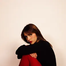 Ascolta Nita, guarda video musicali, leggi la biografia, vedi le date del tour & altro!
