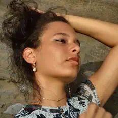 Escucha a Khiara Cideron, mira vídeos musicales, lee la biografía, consulta fechas de giras y mucho más.