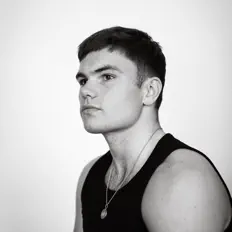 Poslechněte si interpreta Finn O'Hara, sledujte hudební videa, přečtěte si životopis, podívejte se na data turné a další informace.