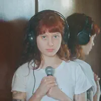 聆聽 undefined、觀看音樂影片、閱讀小傳、查看巡演日期等！