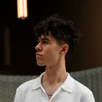 收听 undefined、观看音乐视频、阅读小传、查看巡演日期等 ！