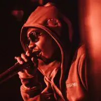 Ascolta undefined, guarda video musicali, leggi la biografia, vedi le date del tour & altro!