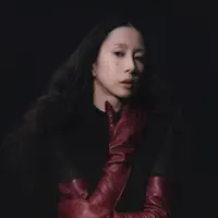 undefined을(를) 듣고, 뮤직 비디오를 보고, 약력을 읽고, 투어 일정 등을 확인하세요!