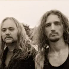 Poslechněte si interpreta Duke Soul, sledujte hudební videa, přečtěte si životopis, podívejte se na data turné a další informace.