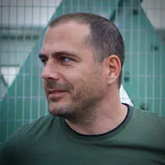 Ascolta Leon Boothman, guarda video musicali, leggi la biografia, vedi le date del tour & altro!