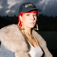 Luister naar Nosila, bekijk muziekvideo's, lees de bio, bekijk de tourdata, en meer!