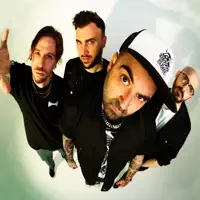 Escucha a undefined, mira vídeos musicales, lee la biografía, consulta fechas de giras y mucho más.