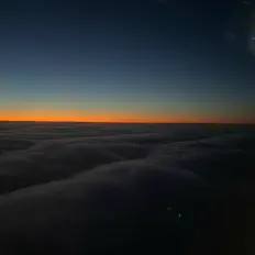 聆聽 SeaKay、觀看音樂影片、閱讀小傳、查看巡演日期等！