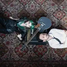 Eleven Greenを聴いたり、ミュージックビデオを鑑賞したり、経歴やツアー日程などを確認したりしましょう！