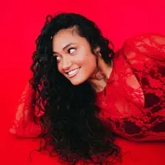 Ouve Salomé, vê vídeos de música, lê a biografia, vê as datas da digressão e muito mais!