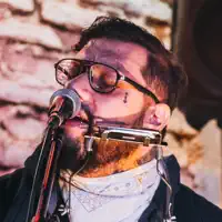 Ascolta undefined, guarda video musicali, leggi la biografia, vedi le date del tour & altro!