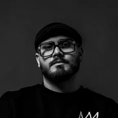 Escucha a Alex Mere, mira videos musicales, lee su biografía, consulta las fechas de las gira y más.